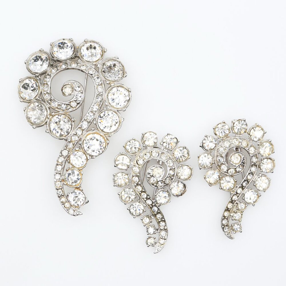 Vintage WWII Coro Question Mark Patented Fur Clips Set and Large Brooch‎ 1940s